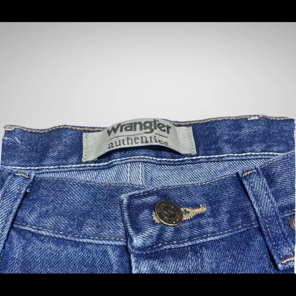 Levi’s Men’s Wrangler Authentics Size 34×36, New - Picture 4 of 6